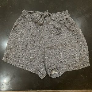 cute skort from dry goods! (skirt- short) never worn!